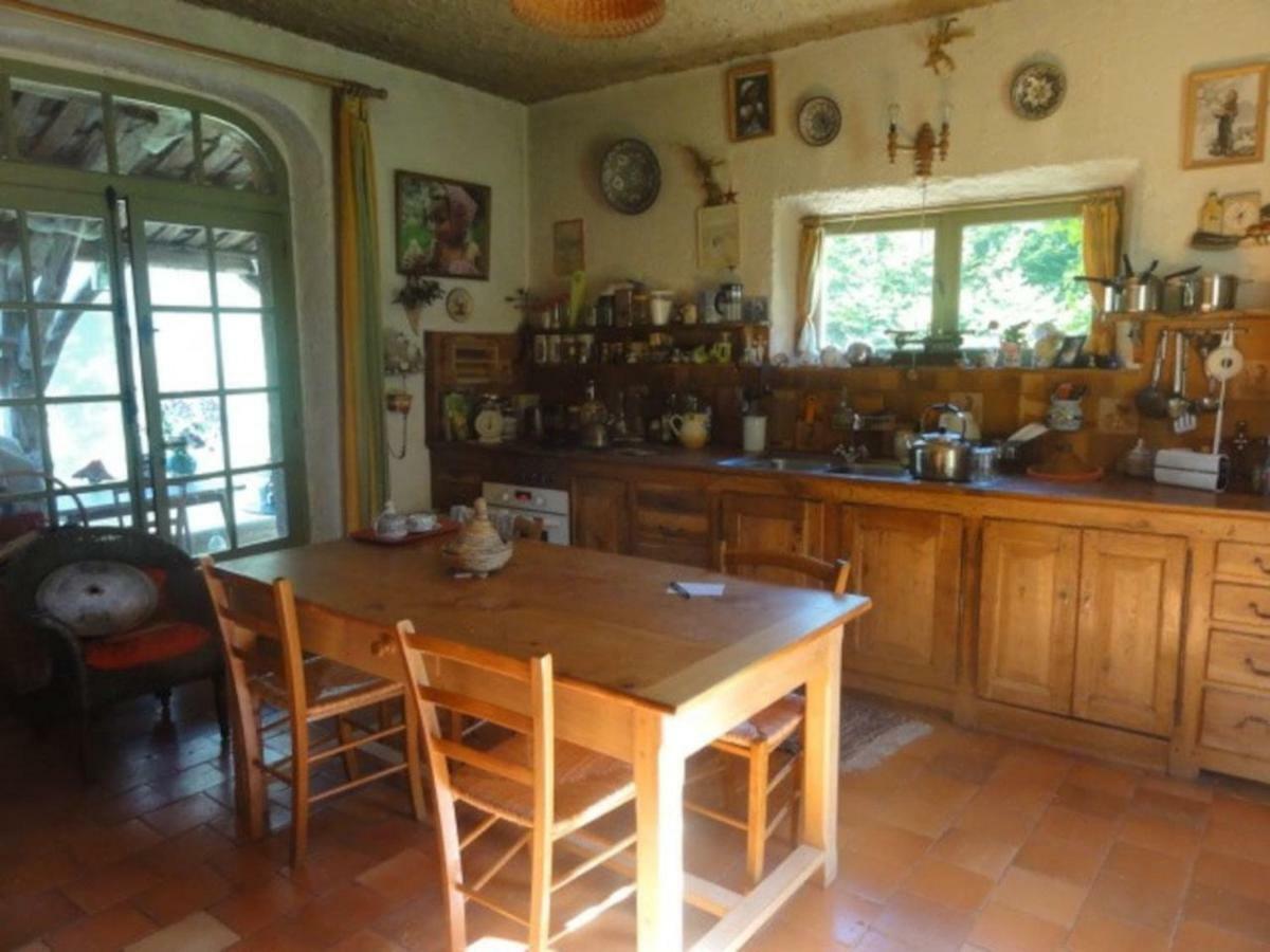 Touvent Maison Au Milieu Des Bois Savignac-de-Miremont Экстерьер фото
